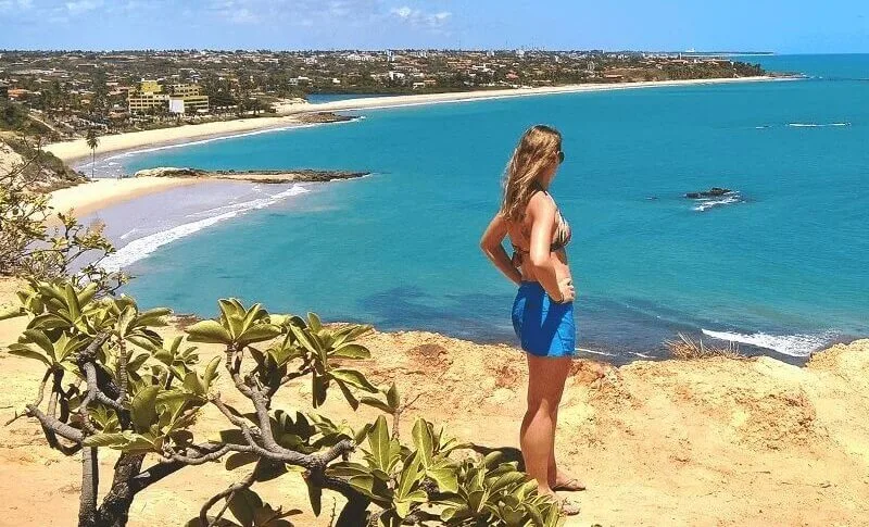 Mirante das tartarugas acima de Tabatinga, praia da Paraíba